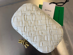 KNOT 19 IN WHITE LAMBSKIN