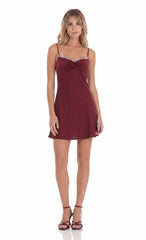 Jacquard Floral Back Lace Dress in Burgundy