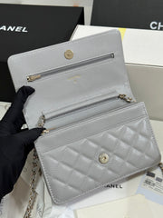 CC 25P Wallet On Chain 19cm Light Gray Cowhide Heart Rhinestone 243598